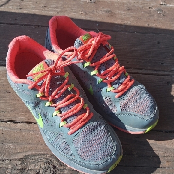 NIKE DUAL FUSION RUN 3 WOMENS RUNNING SHOES SIZE 1 - Picture 2 of 8